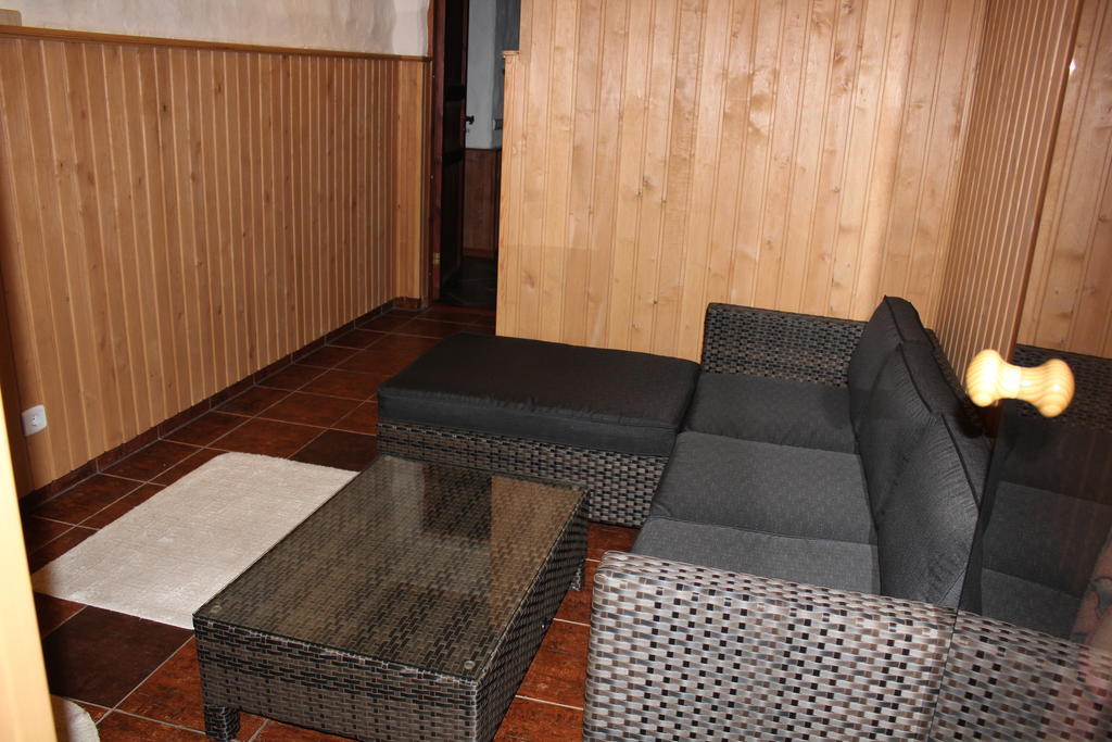Krapi Guesthouse Treimani Phòng bức ảnh