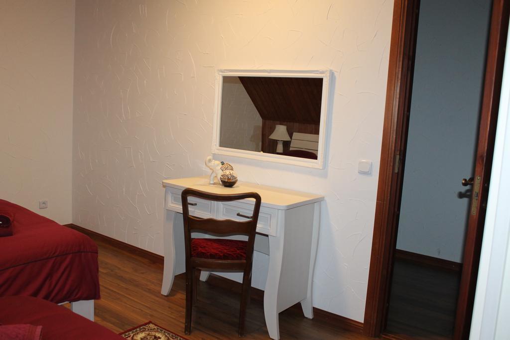 Krapi Guesthouse Treimani Ngoại thất bức ảnh